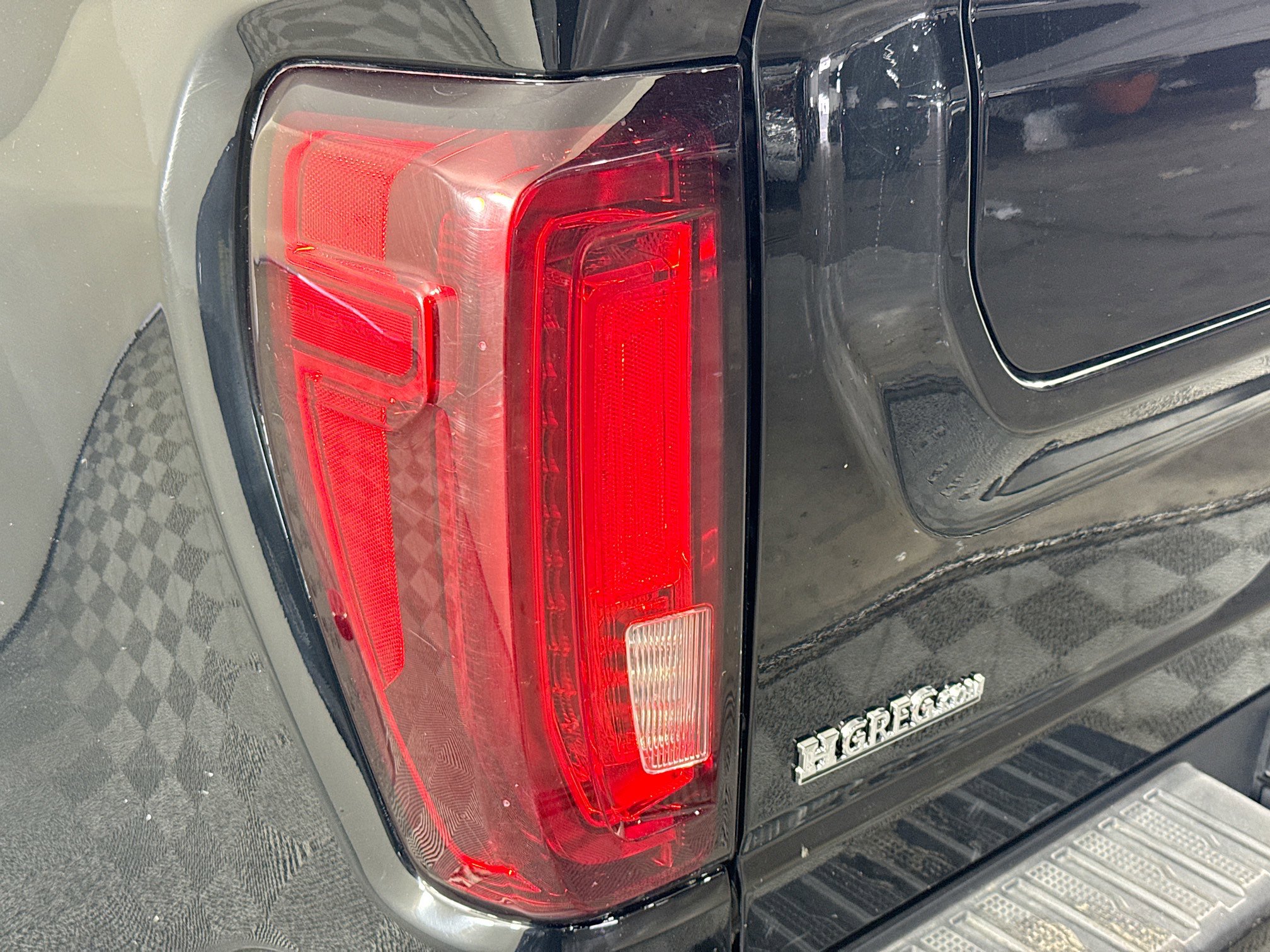 Used 2023 GMC Sierra 3500 Denali w/ Denali Ultimate Package image 34