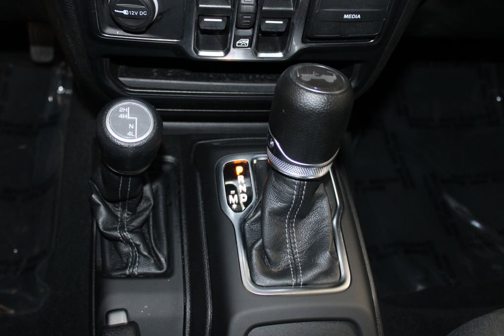 Used 2024 Jeep Wrangler Sport S image 41