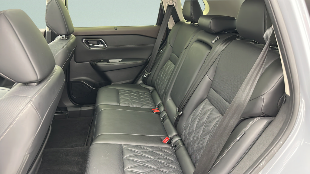 Used 2023 Nissan Rogue Platinum w/ Platinum Premium Package AWD/4WD image 10