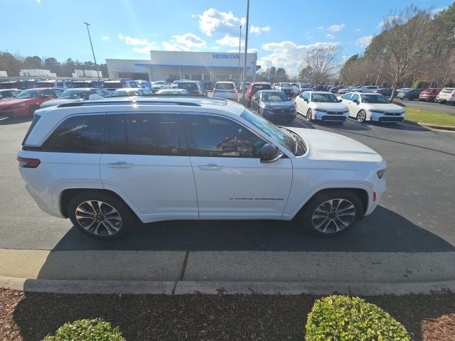 Used 2023 Jeep Grand Cherokee Overland w/ Adv Protech Group III image 9