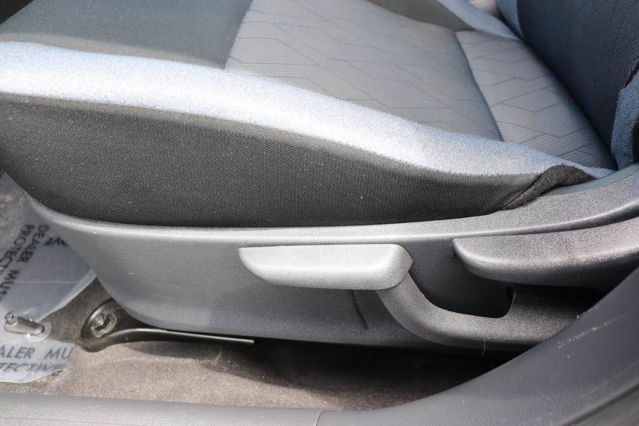 Used 2025 Nissan Versa SV FWD image 38