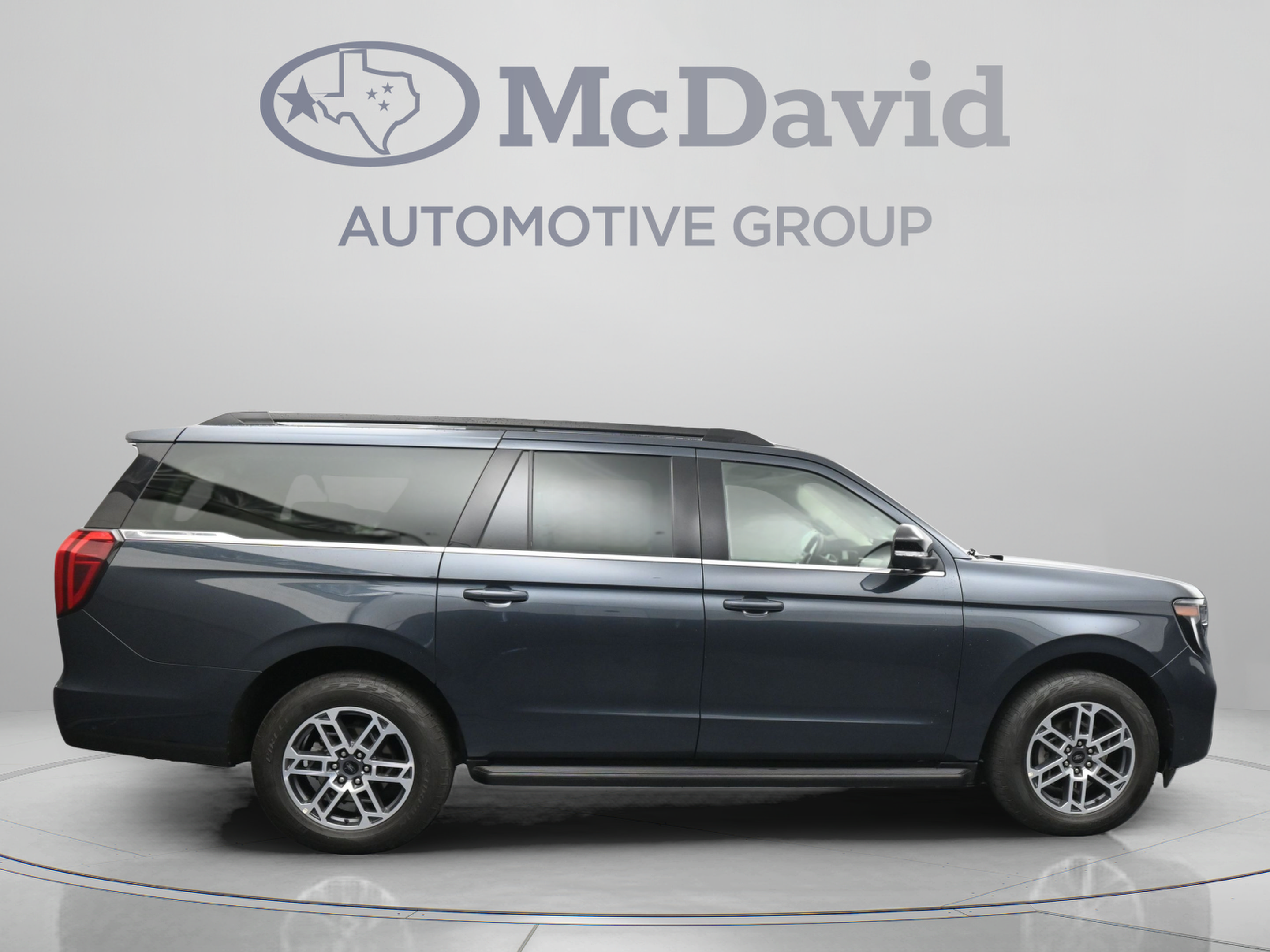 Used 2025 Ford Expedition Max Active AWD/4WD image 9
