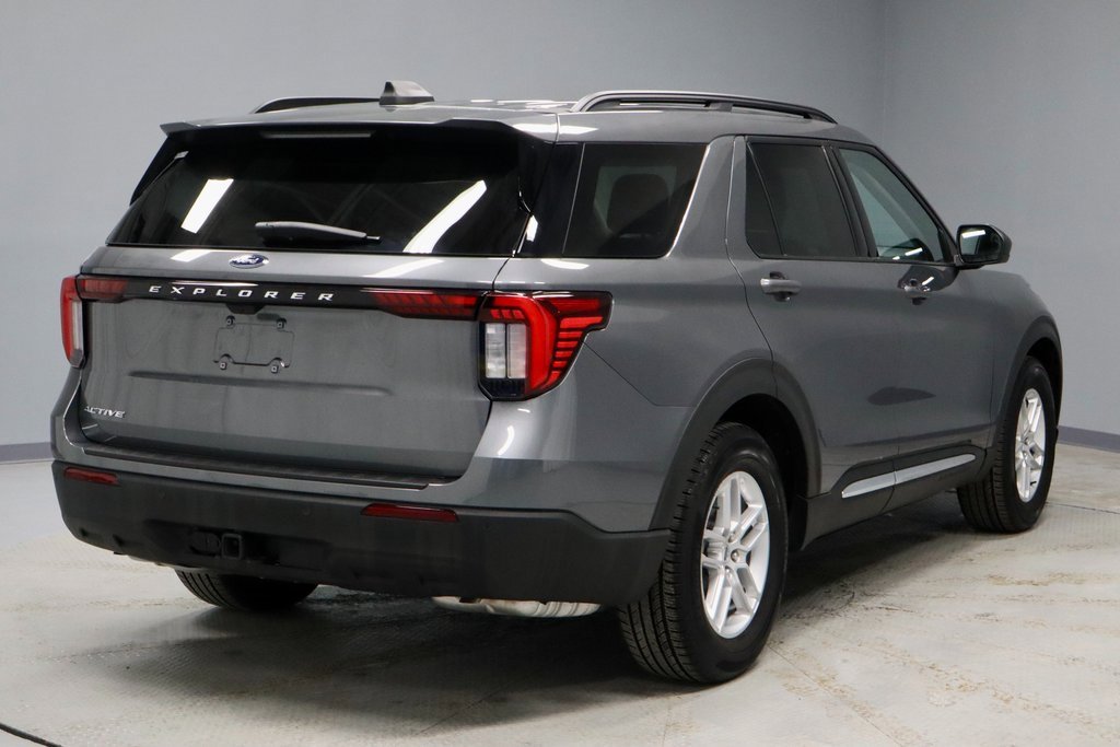 Certified 2025 Ford Explorer Active image 11