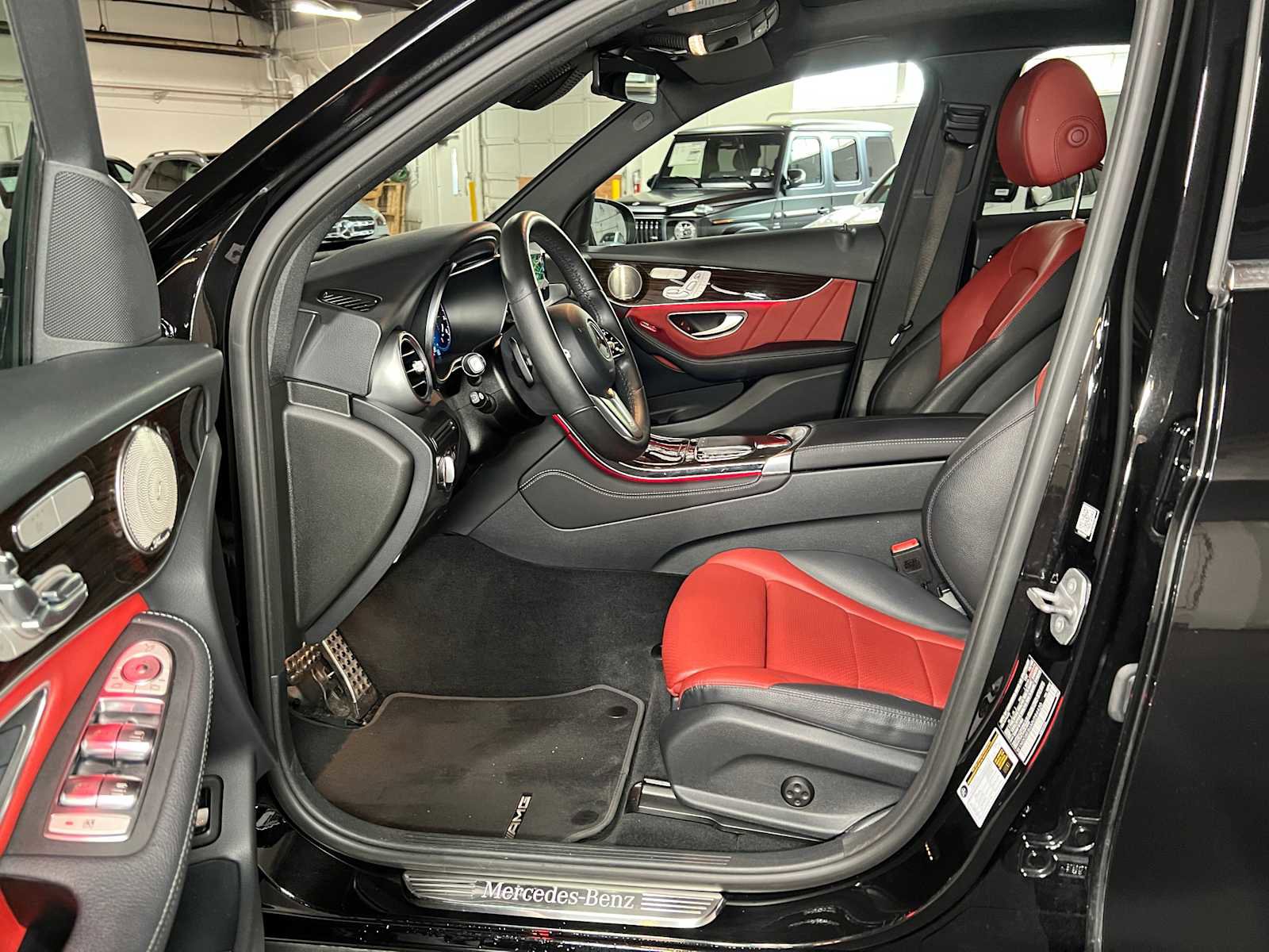 Used 2021 Mercedes-Benz GLC 300 4MATIC image 22