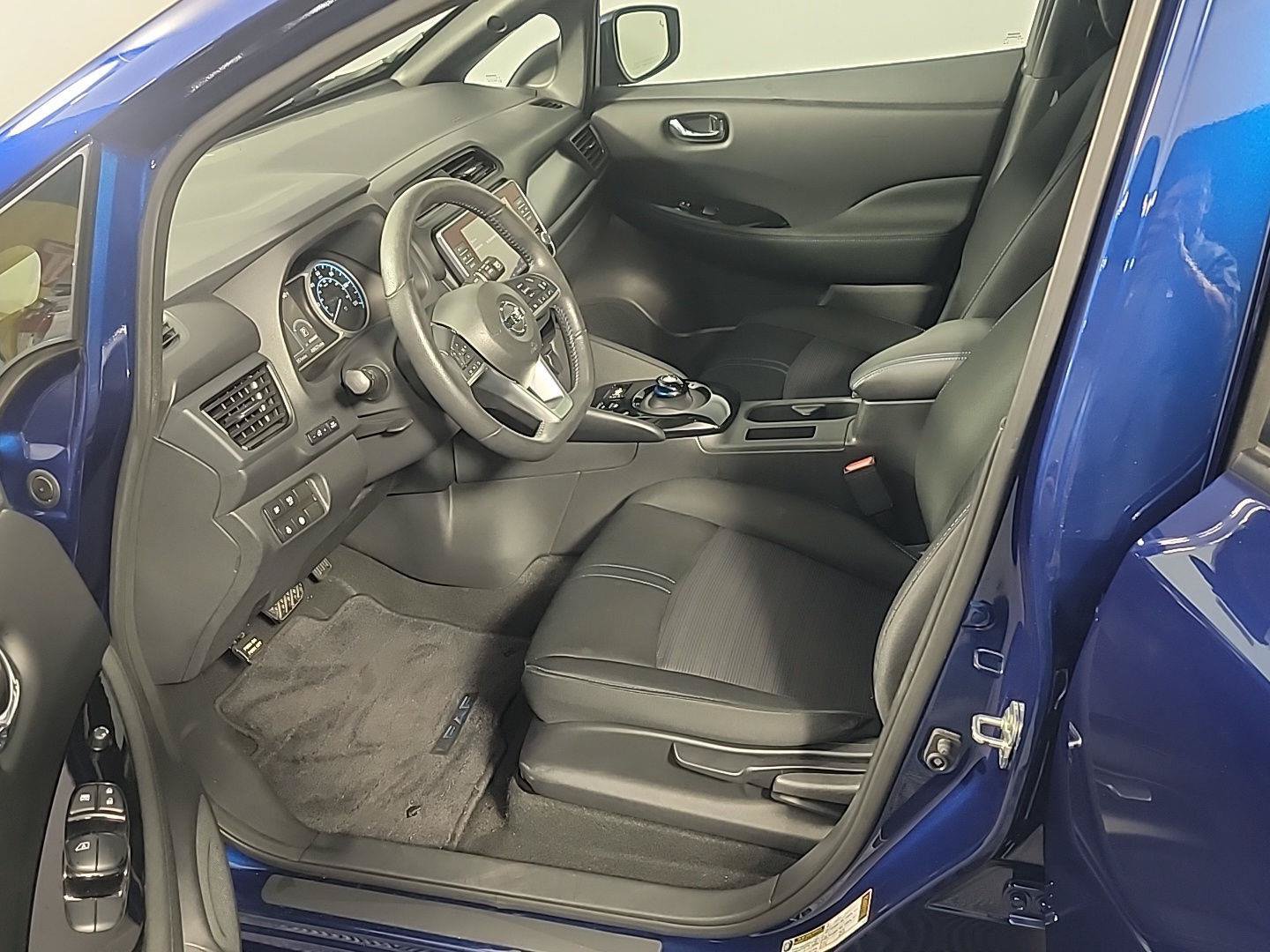 Used 2022 Nissan Leaf SV FWD image 17