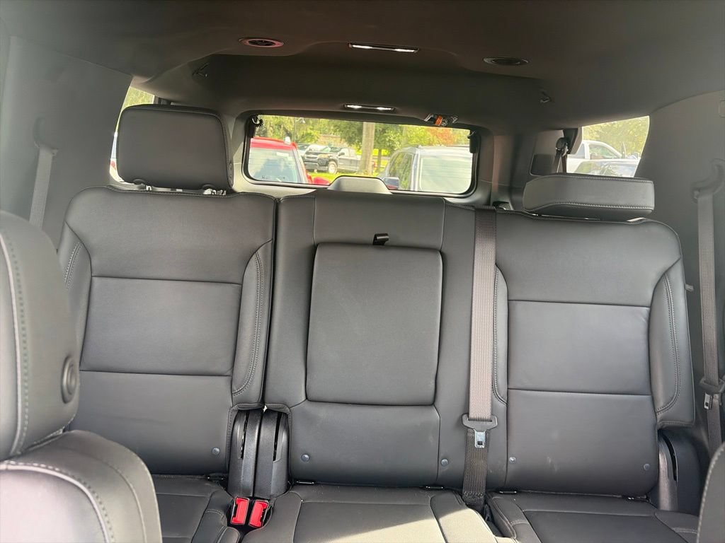 Used 2025 Chevrolet Tahoe LT RWD image 12