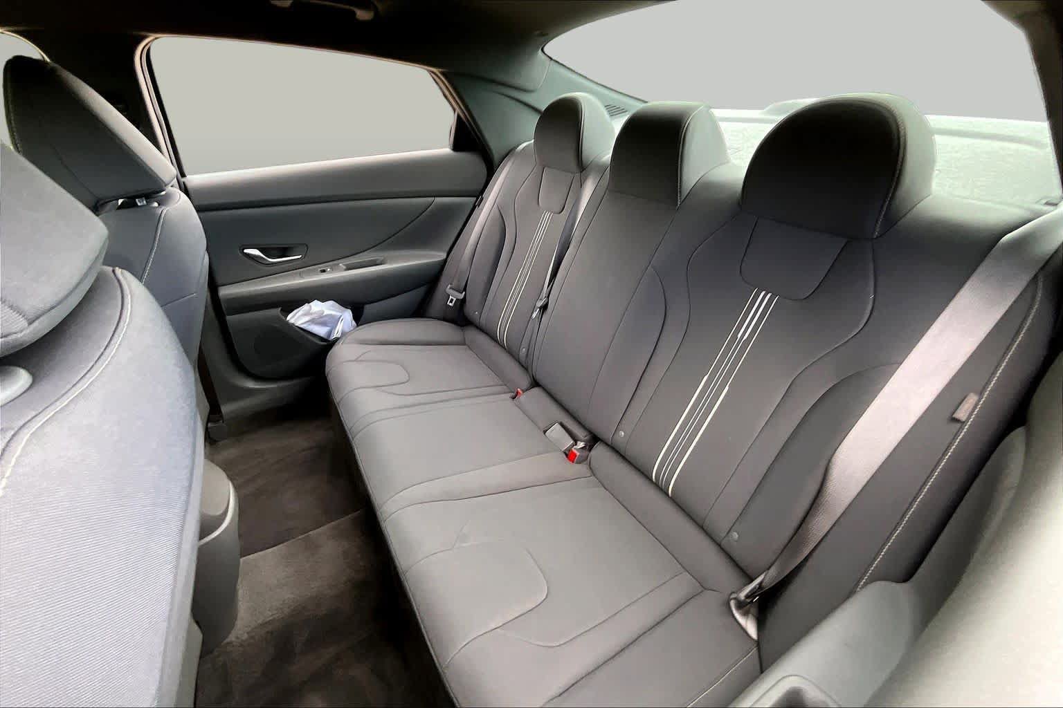 Used 2025 Hyundai Elantra Sport FWD image 19