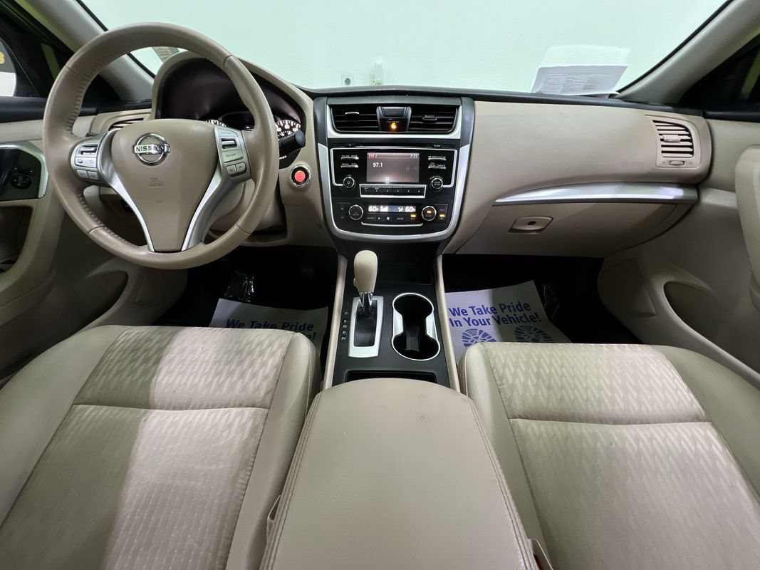 Used 2017 Nissan Altima 2.5 SV w/ Convenience Package FWD image 18