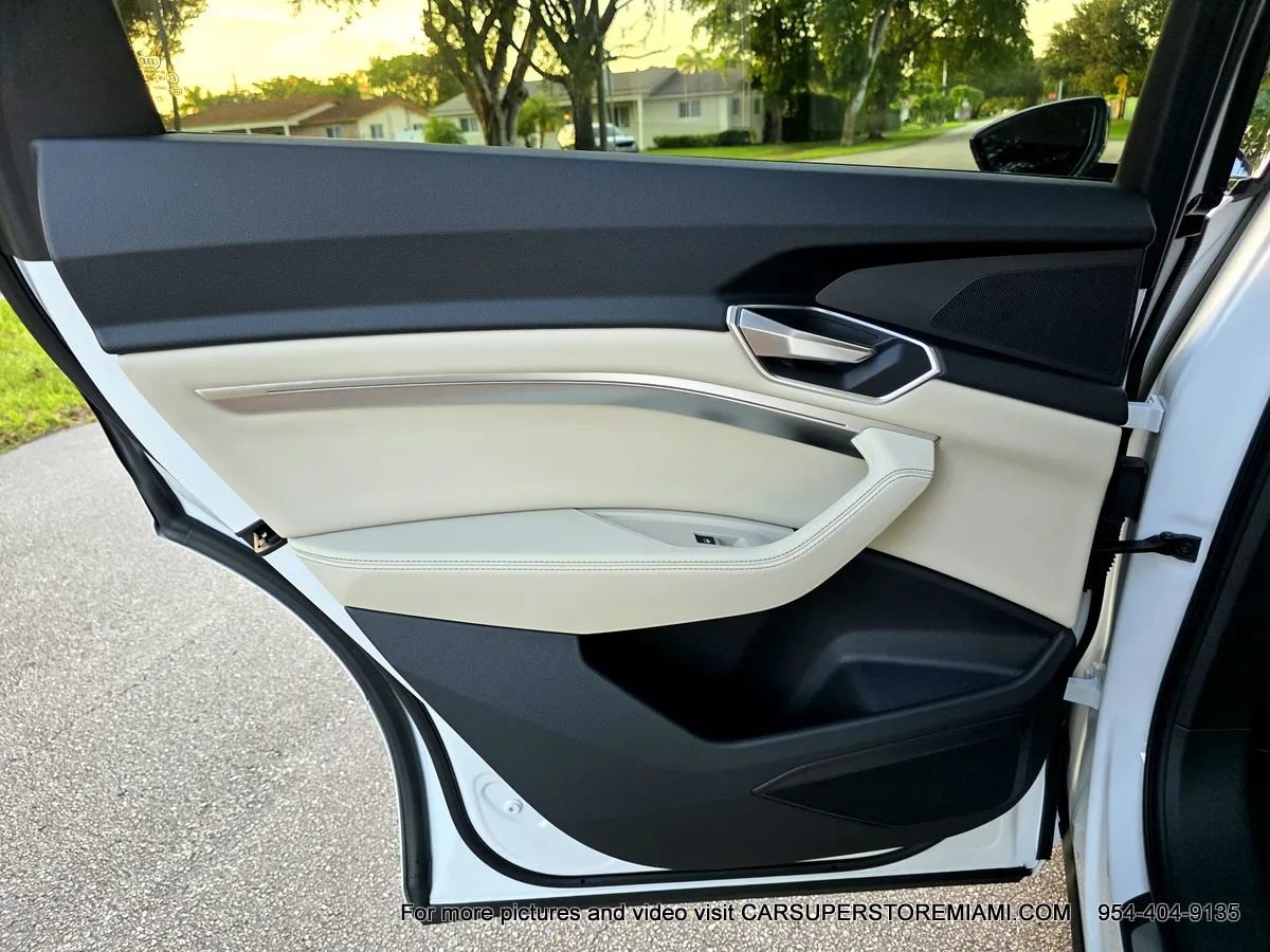 Used 2021 Audi e-tron Premium w/ Convenience Plus Package image 34