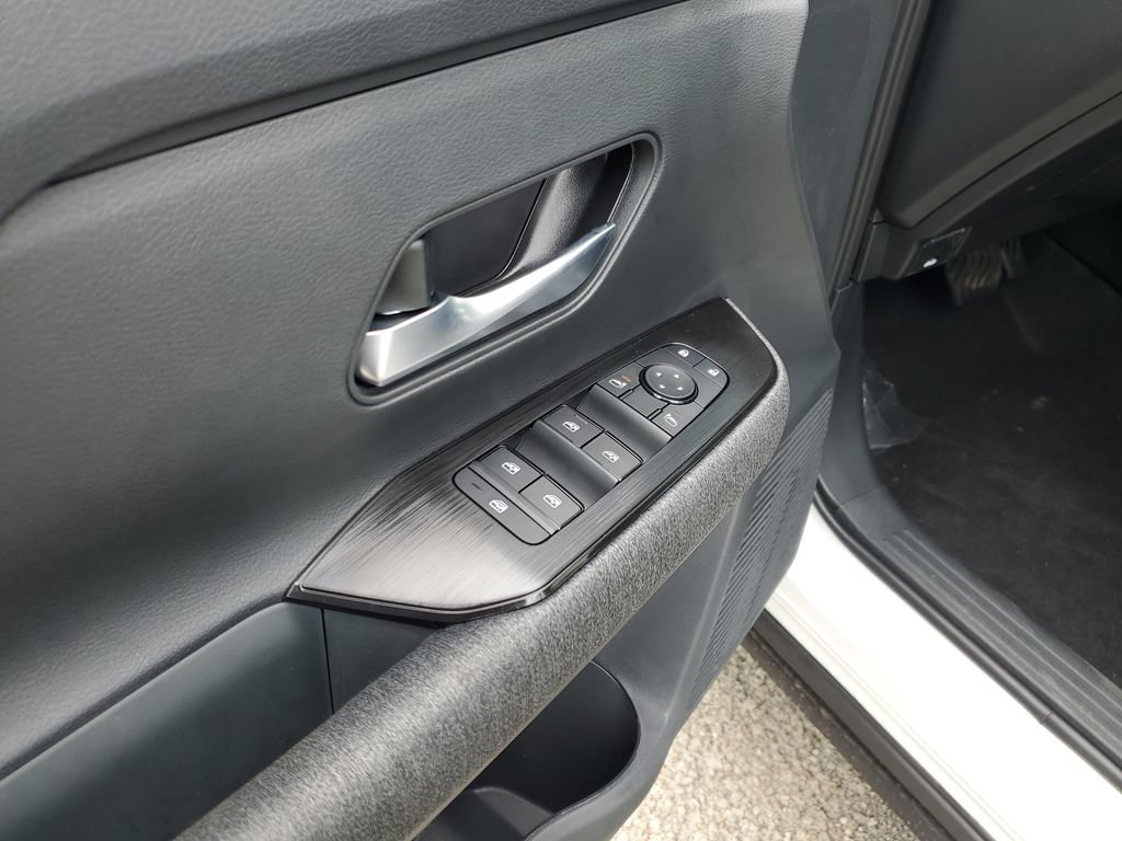 New 2026 Nissan Kicks SV w/ Cold Weather Package FWD image 16
