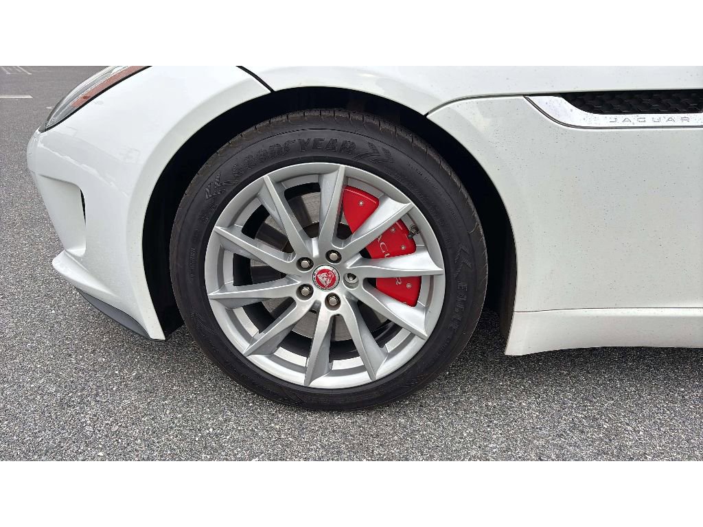 Used 2016 Jaguar F-TYPE Convertible image 29