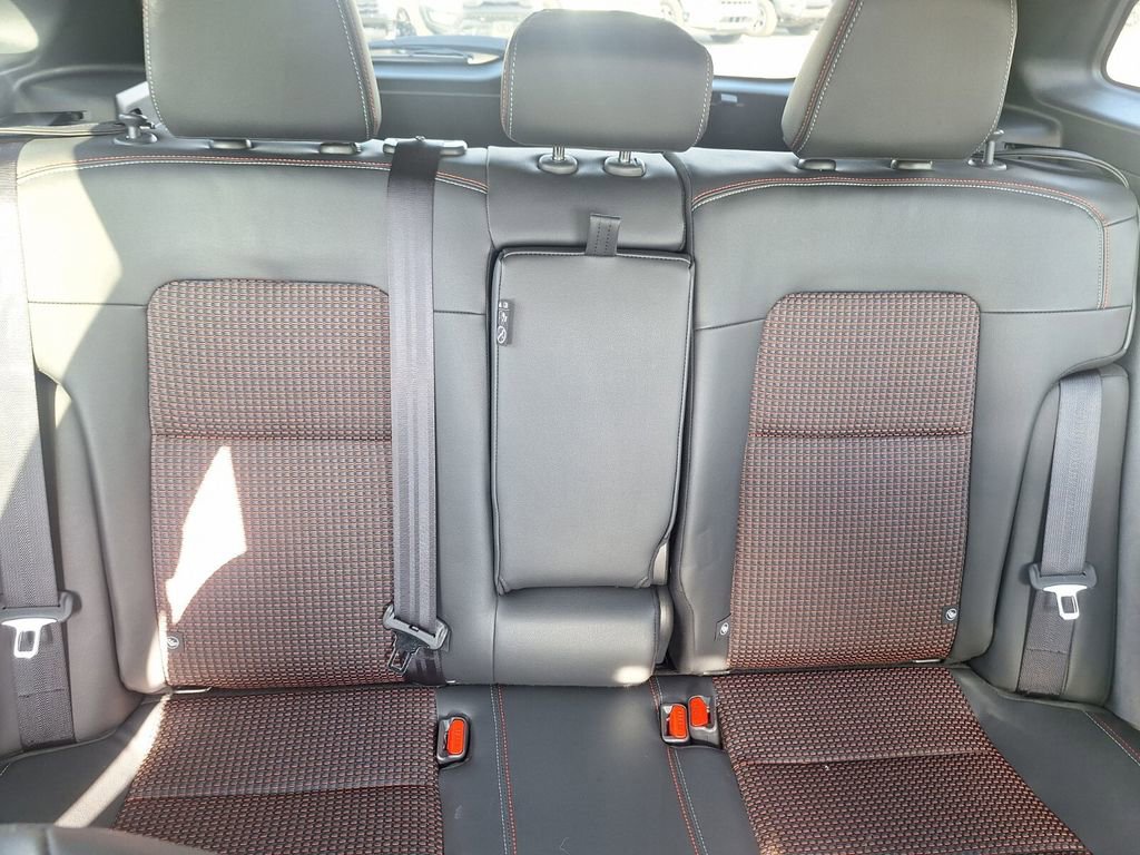 Used 2025 Nissan Kicks SR image 28