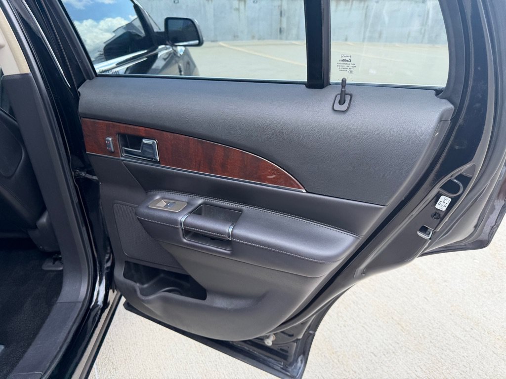 Used 2012 Lincoln MKX FWD image 22