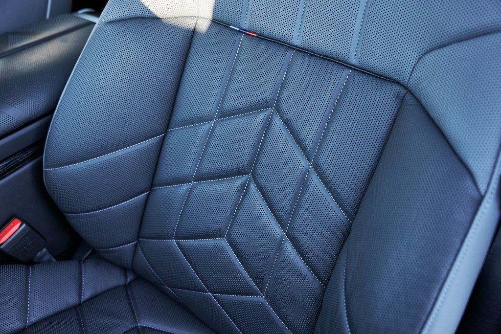 Used 2025 BMW 760i xDrive w/ Executive Package image 42