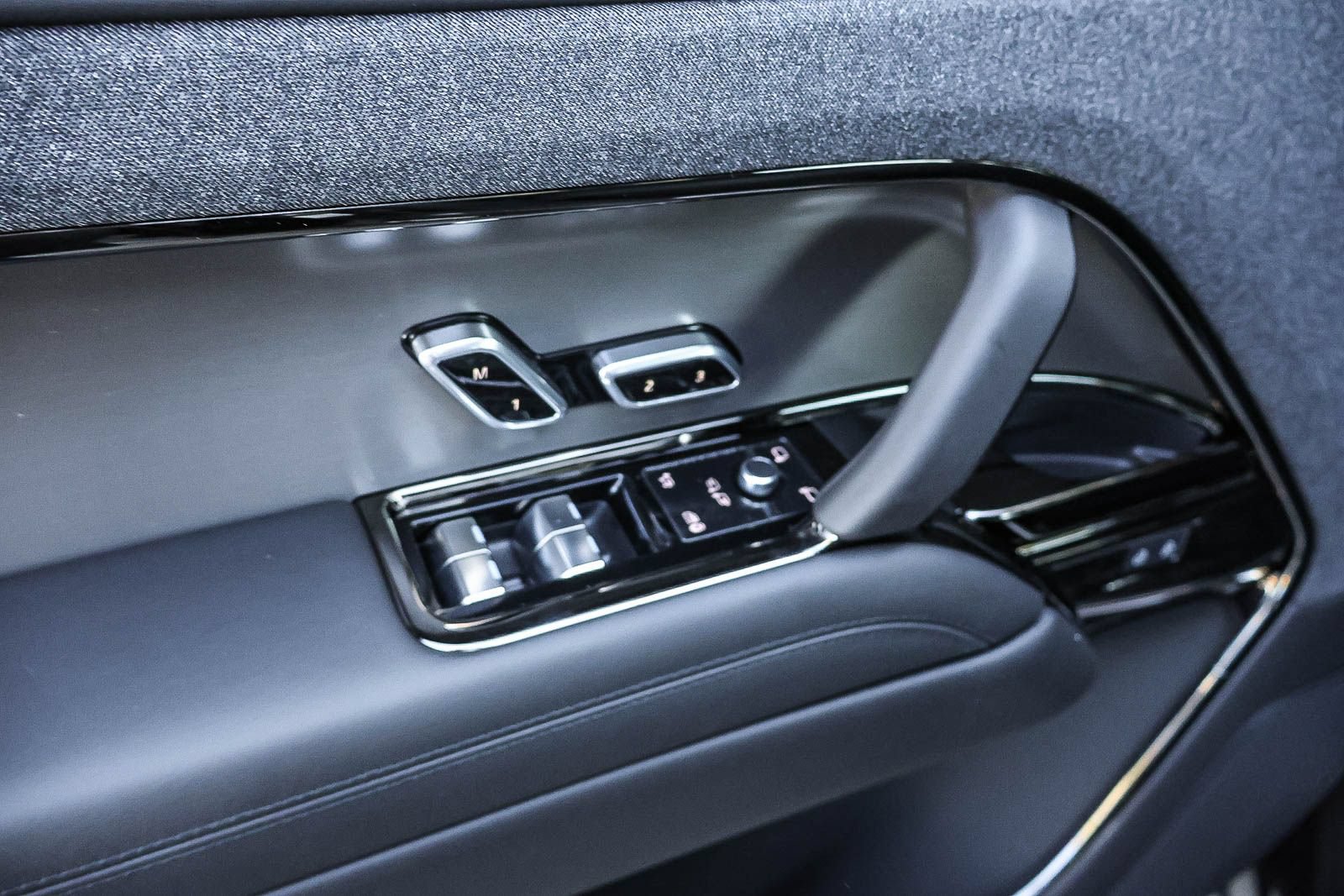 New 2026 Land Rover Range Rover Sport SE AWD/4WD image 31