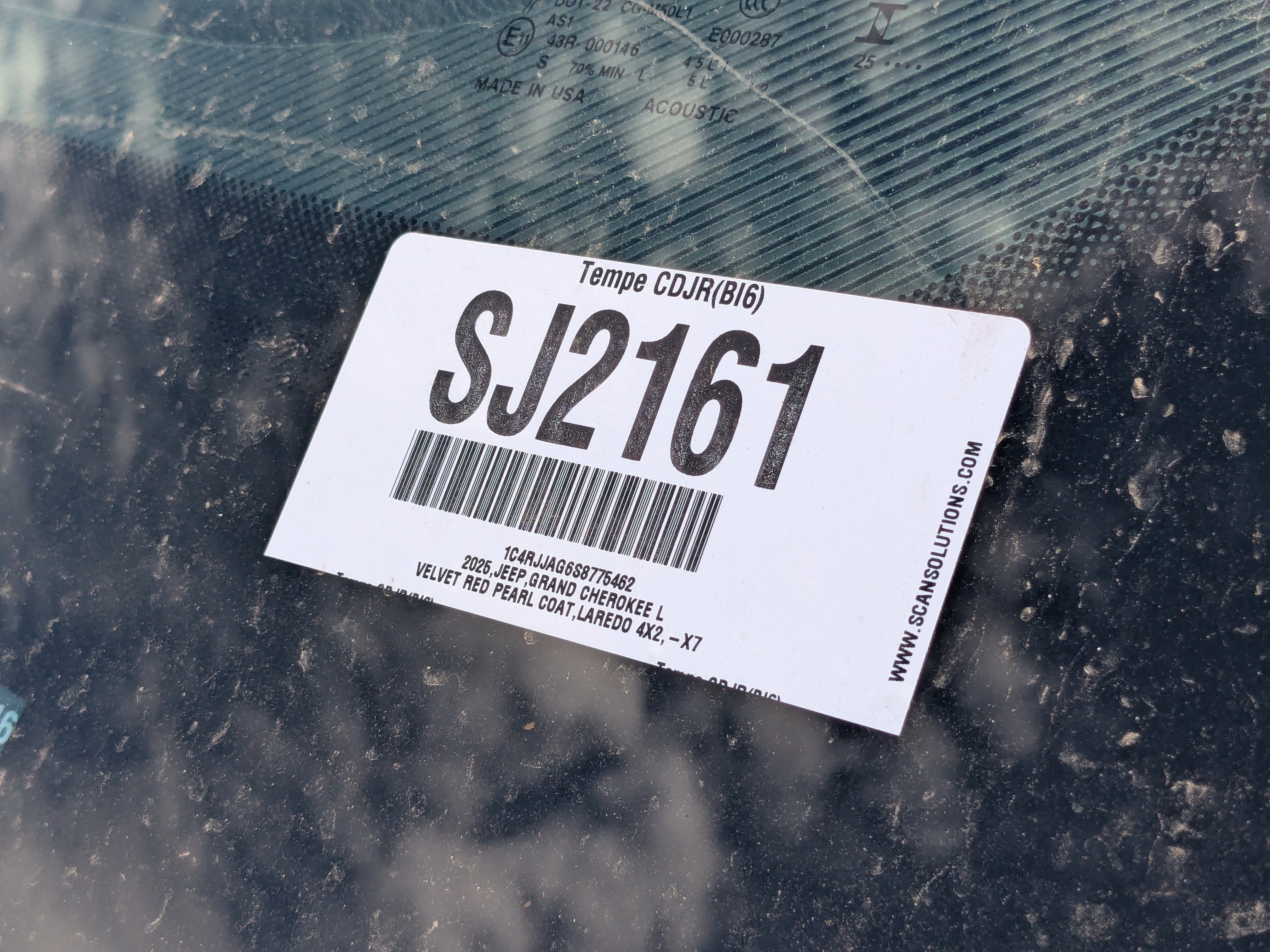 New 2025 Jeep Grand Cherokee L Laredo image 23