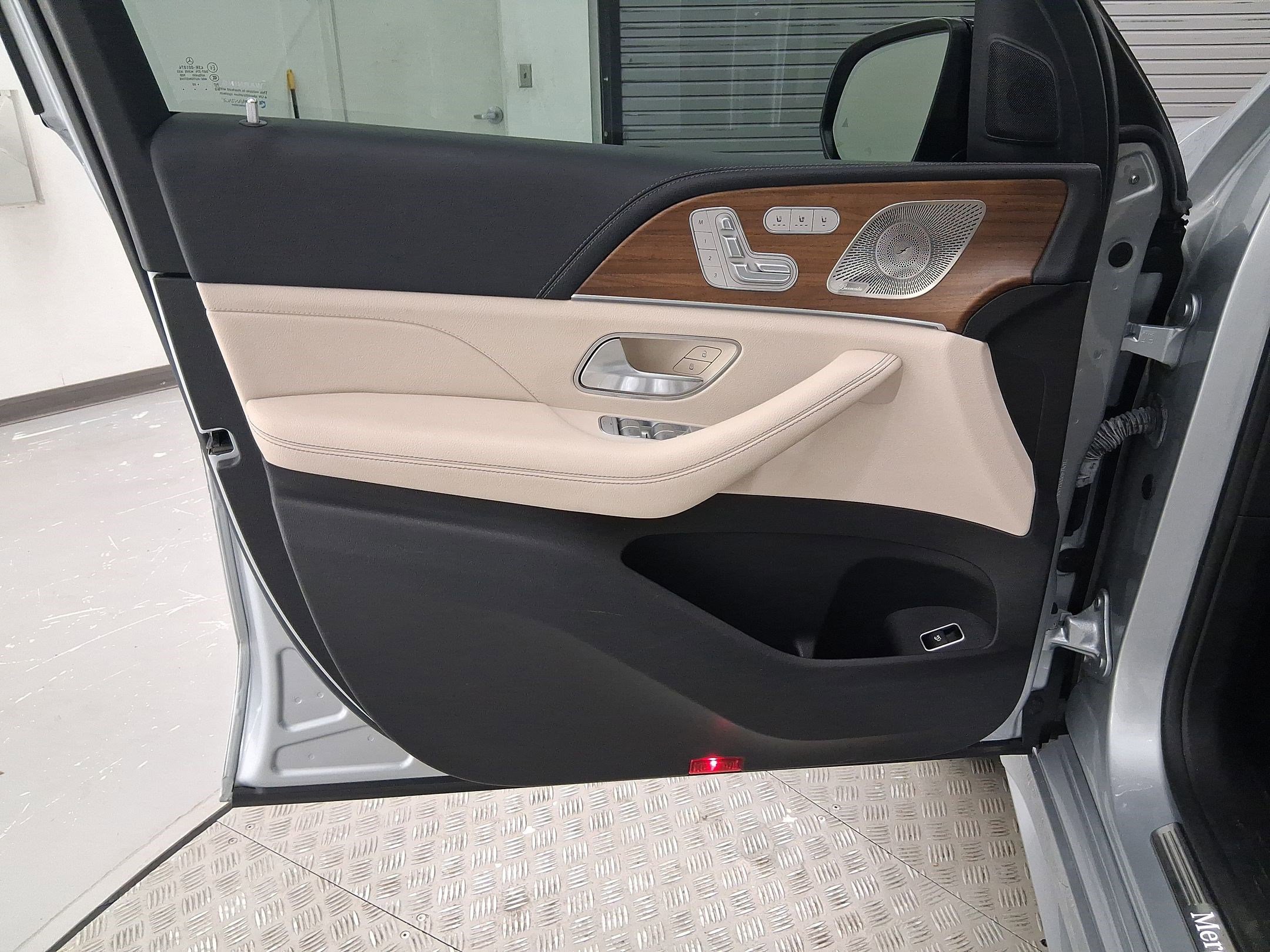 Used 2022 Mercedes-Benz GLS 450 4MATIC image 12