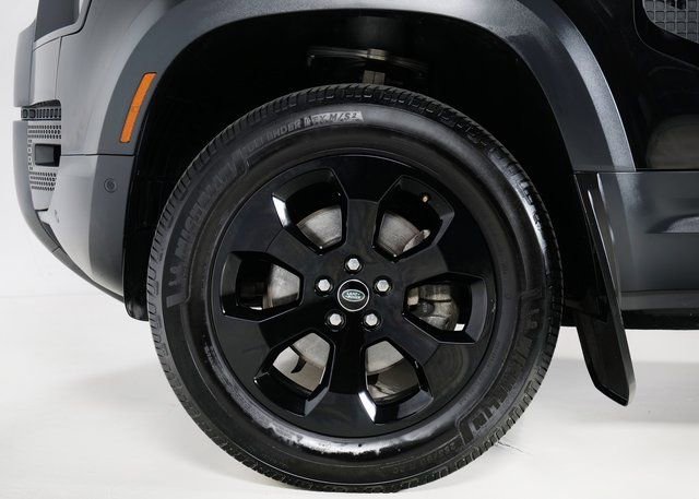 Used 2023 Land Rover Defender 90 S image 9