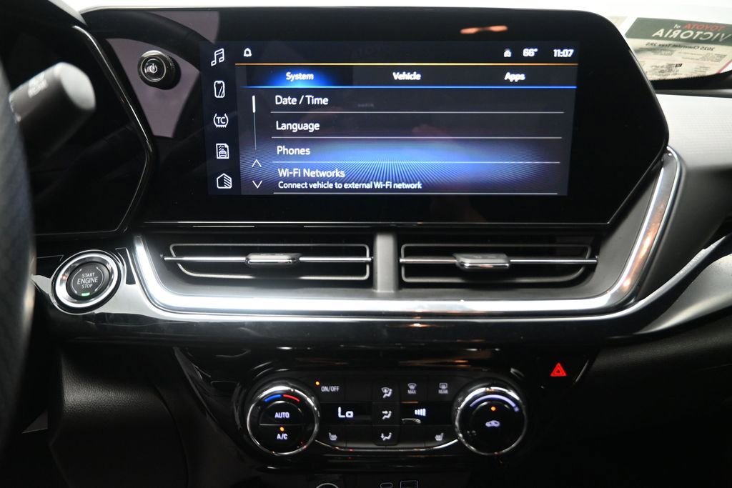Used 2025 Chevrolet Trax RS FWD image 8