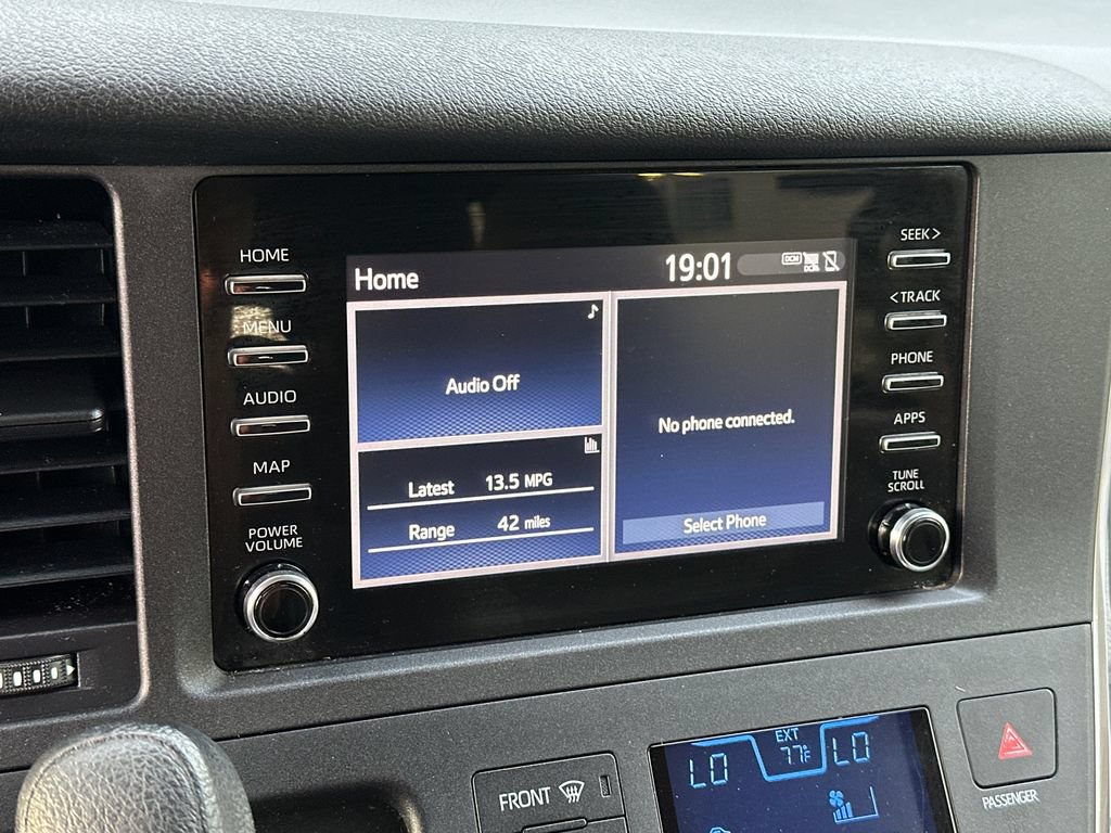 Used 2019 Toyota Sienna L FWD image 20