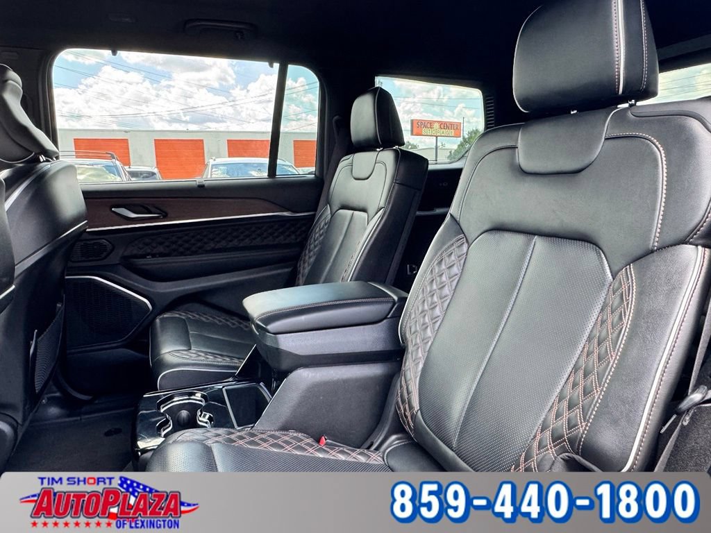 Used 2021 Jeep Grand Cherokee L Summit w/ Luxury Tech Group V AWD/4WD image 40