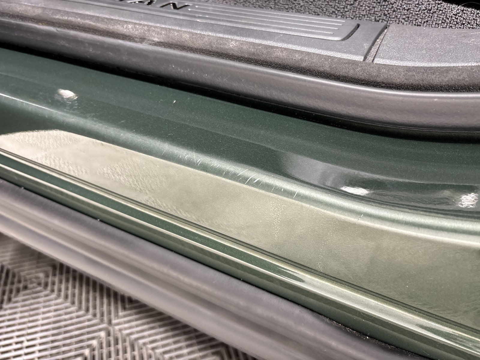 Used 2023 Rivian R1S Adventure image 36