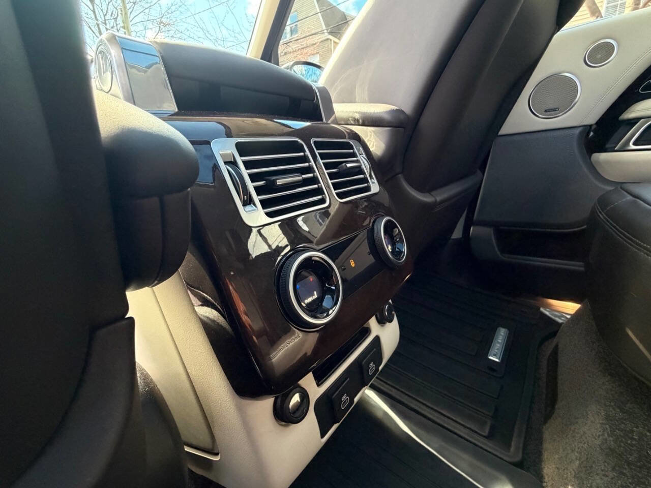 Used 2022 Land Rover Range Rover Westminster Edition image 17
