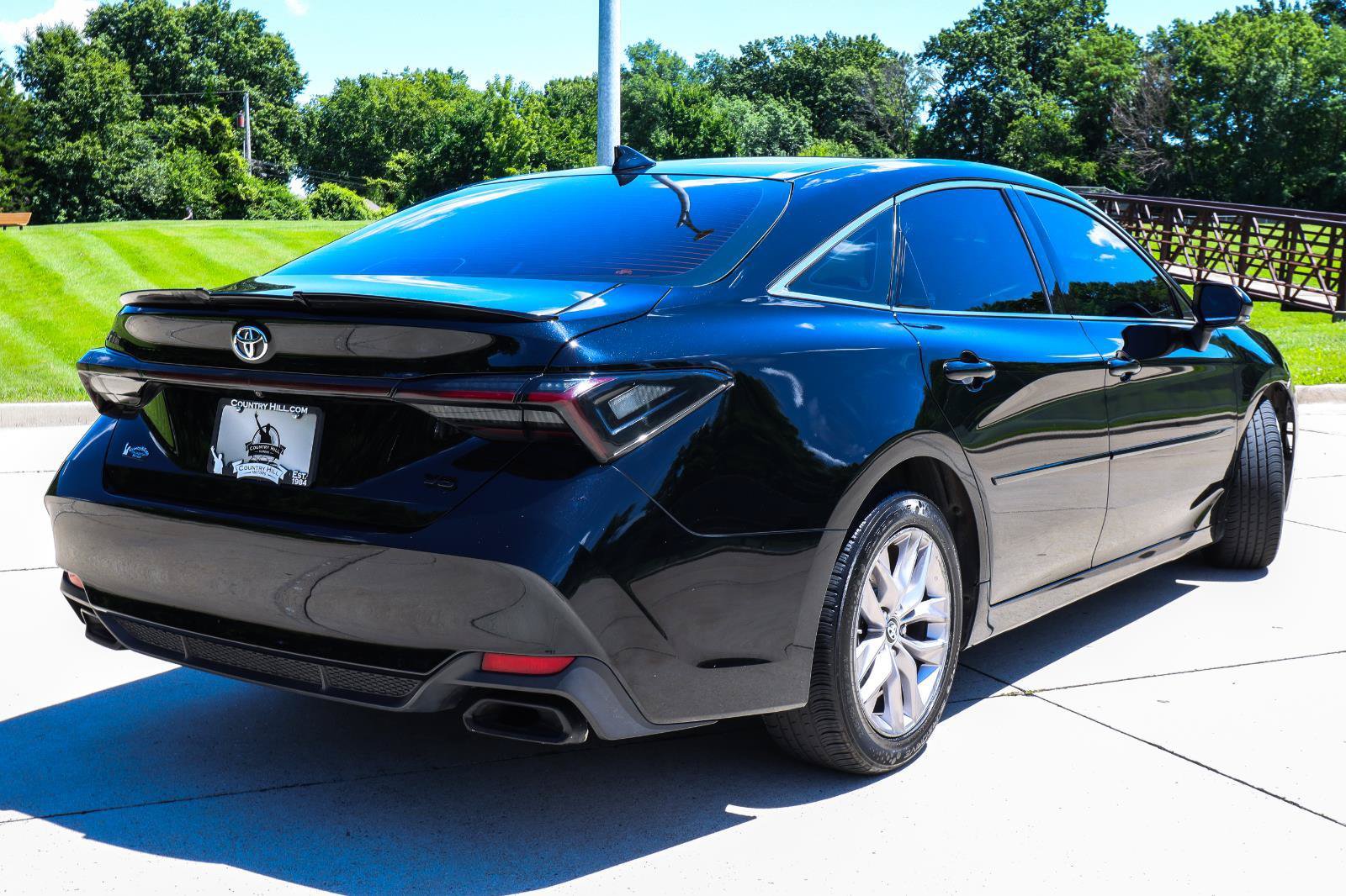 Used 2019 Toyota Avalon XLE w/ Moonroof Package FWD image 22