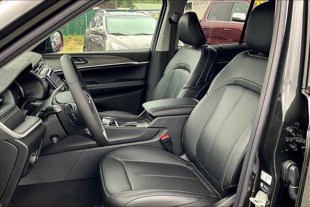 New 2024 Jeep Grand Cherokee Limited w/ Luxury Tech Group II image 9