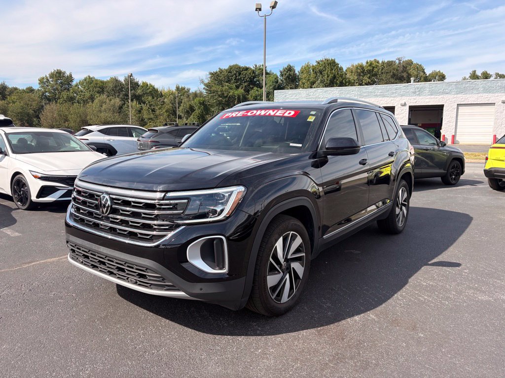 Used 2025 Volkswagen Atlas SEL AWD/4WD image 3