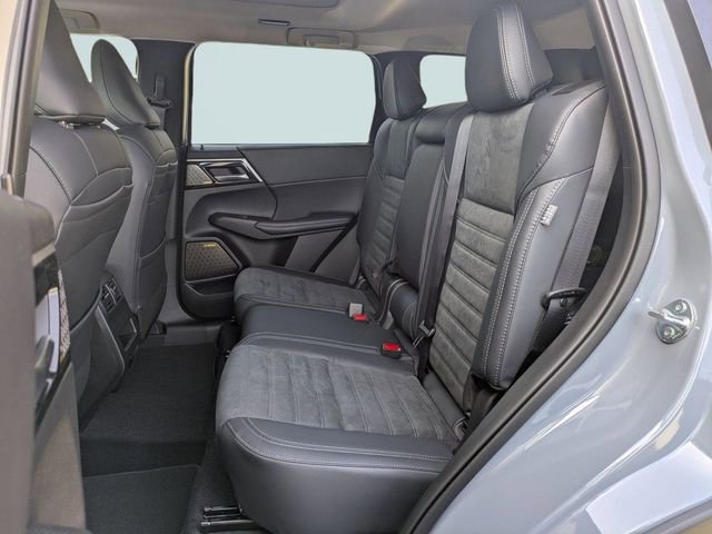 New 2026 Mitsubishi Outlander SE FWD image 15