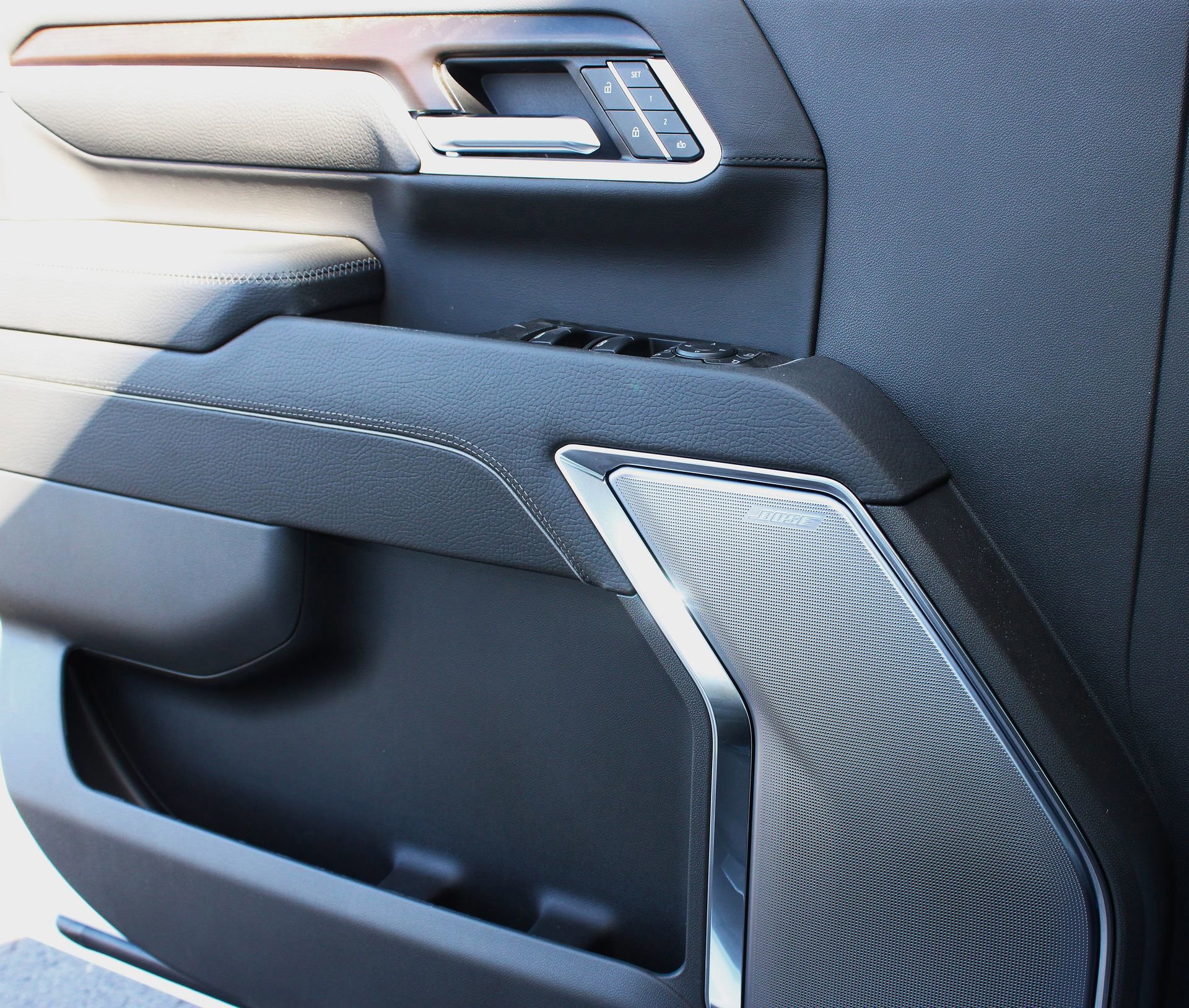 New 2026 GMC Sierra 2500 Denali w/ Denali Reserve Package image 14