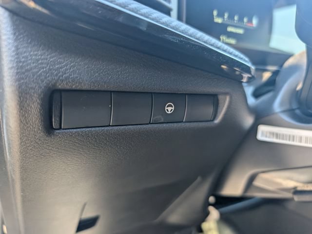 New 2026 Nissan Kicks SR w/ Cold Weather Package AWD/4WD image 17