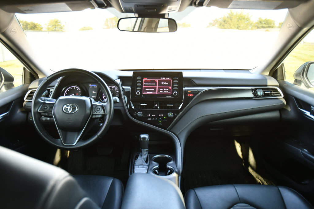 Used 2023 Toyota Camry SE FWD image 19