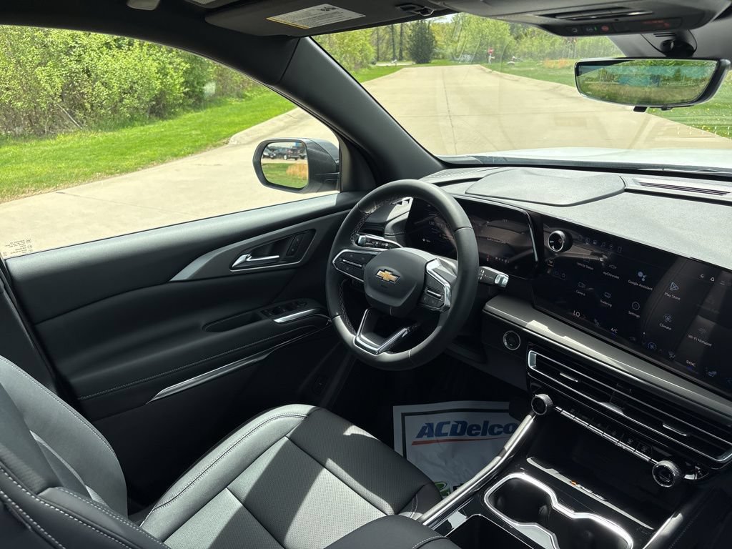 New 2026 Chevrolet Traverse LT w/ Sun and Wheel Package FWD image 40