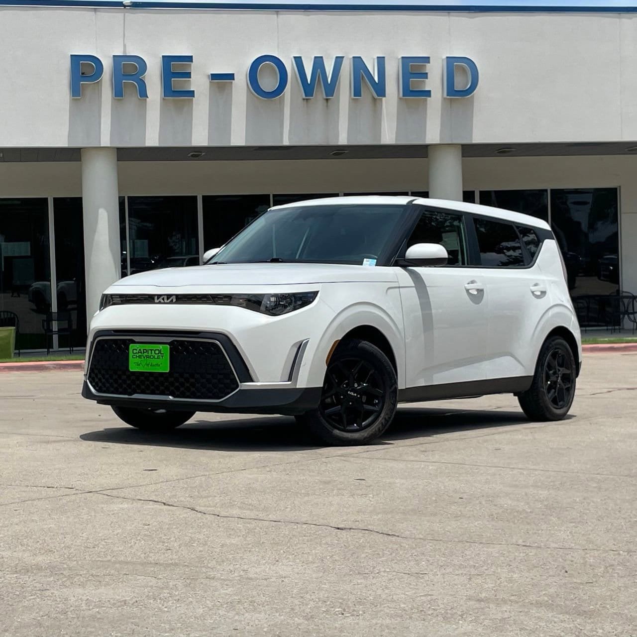 Used 2024 Kia Soul LX w/ Option Group 015 FWD image 2