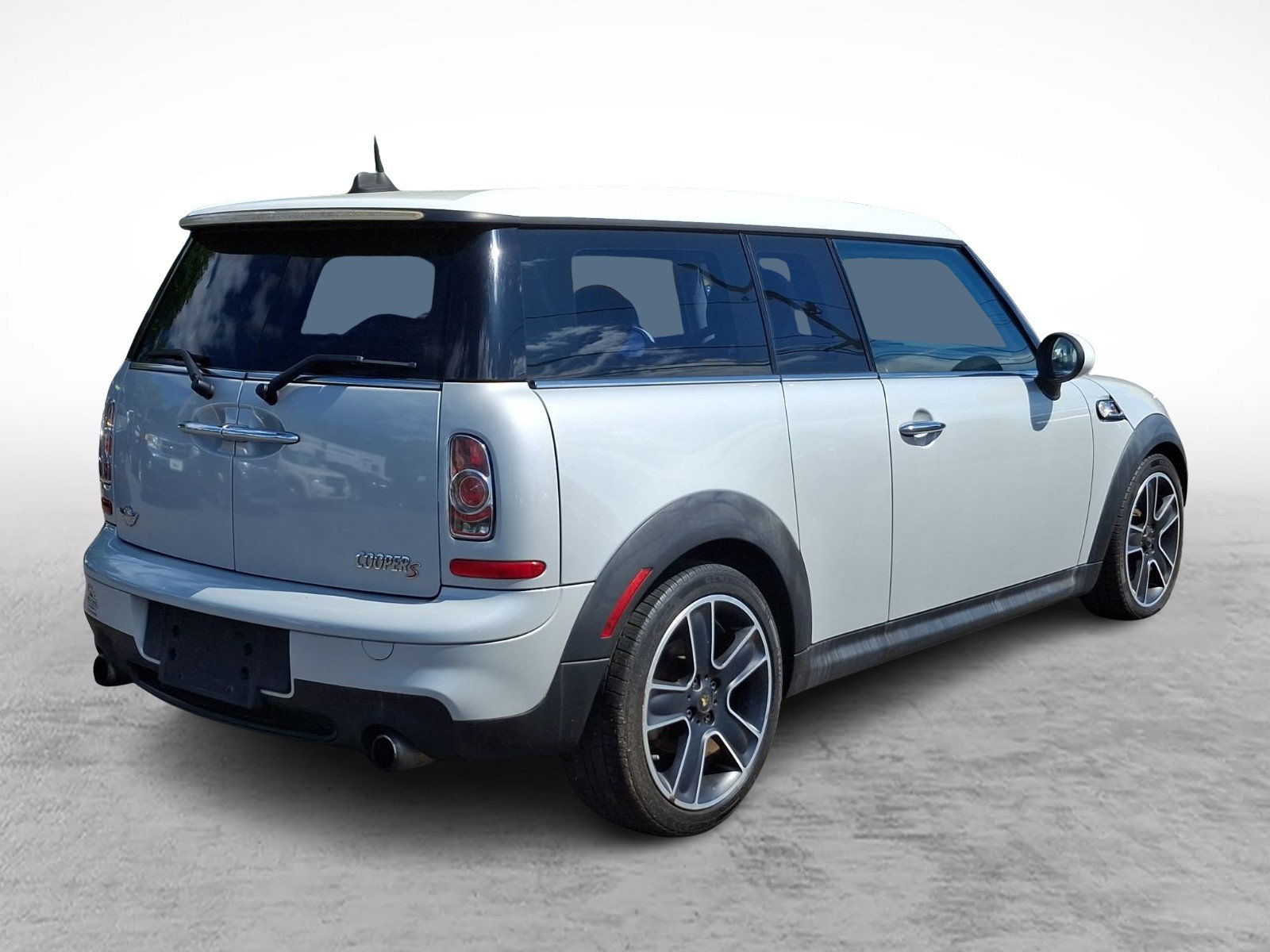 Used 2011 MINI Cooper Clubman S FWD image 6