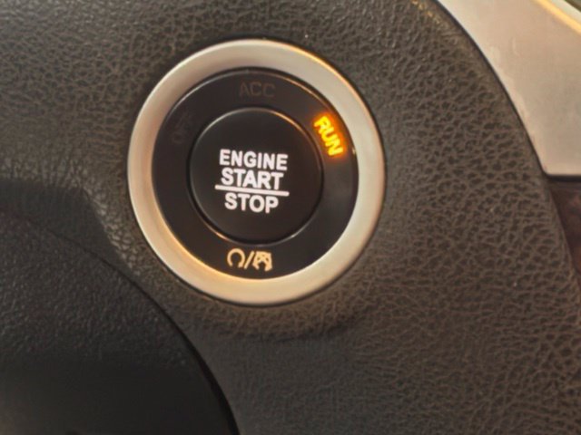 Used 2018 Chrysler 300 Limited AWD/4WD image 25