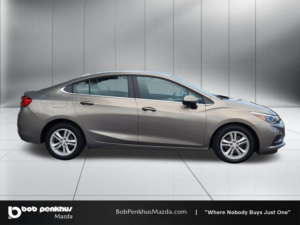 Used 2018 Chevrolet Cruze LT FWD image 24