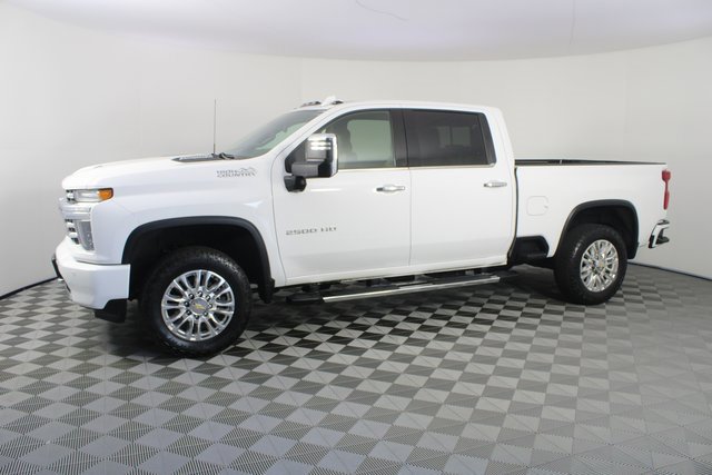 Used 2022 Chevrolet Silverado 2500 High Country w/ Z71 Off-Road Package image 2