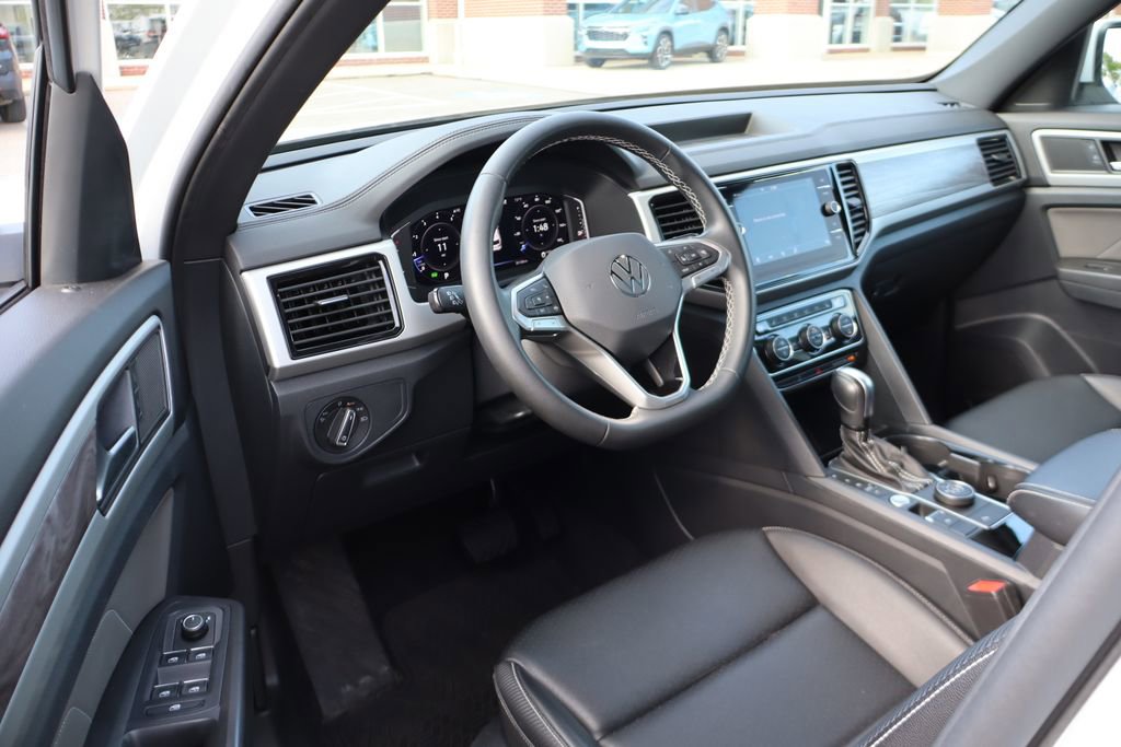 Used 2022 Volkswagen Atlas Cross Sport SE AWD/4WD image 11
