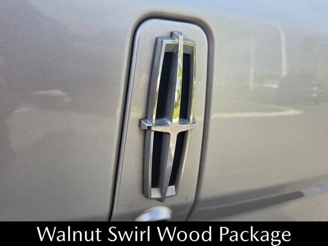 Used 2013 Lincoln MKX FWD image 12