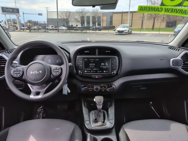 Used 2025 Kia Soul LX image 14