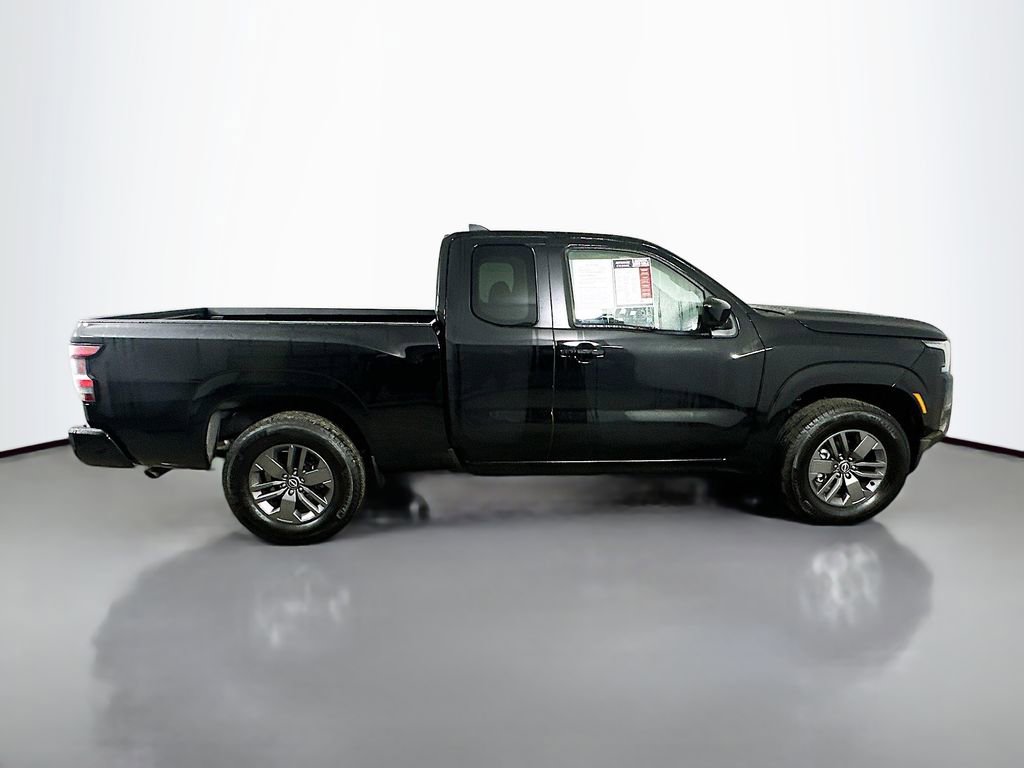 Used 2025 Nissan Frontier SV image 7