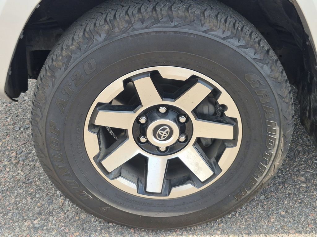 Used 2024 Toyota 4Runner TRD Off-Road image 17