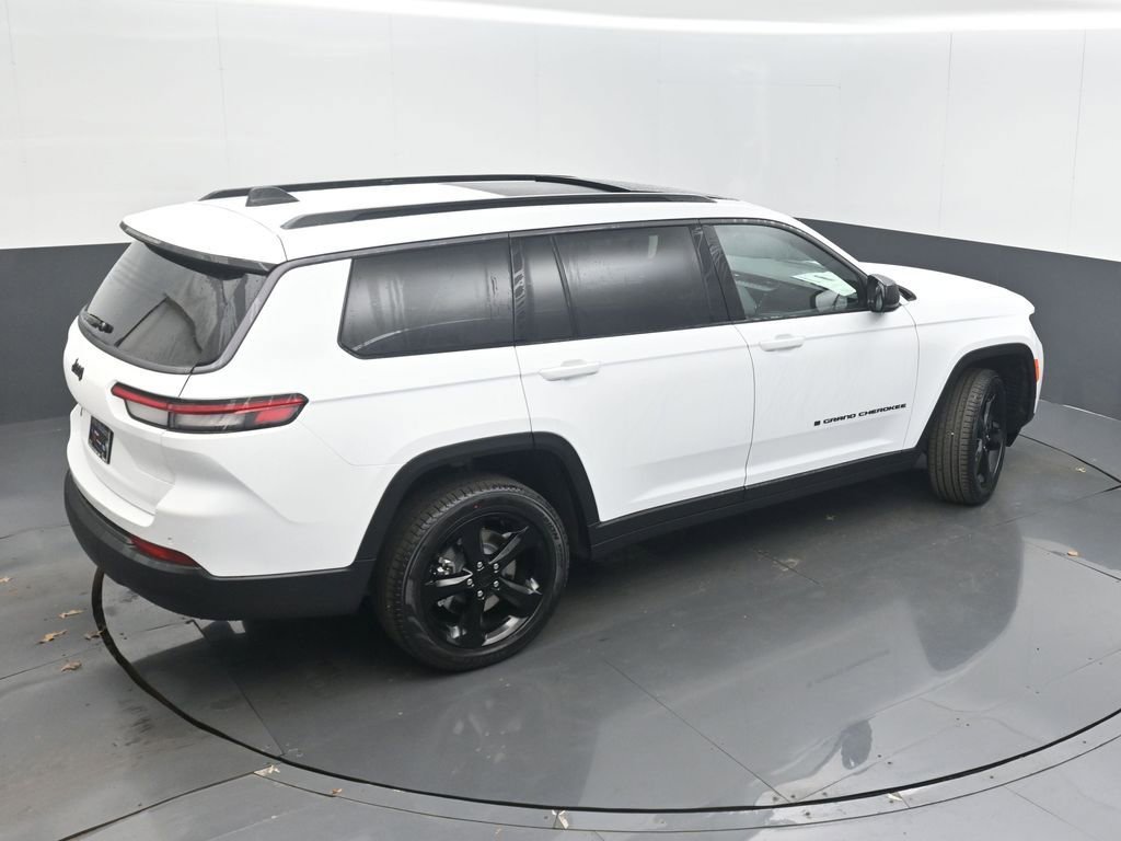 New 2026 Jeep Grand Cherokee L Limited w/ Limited Altitude Package AWD/4WD image 44