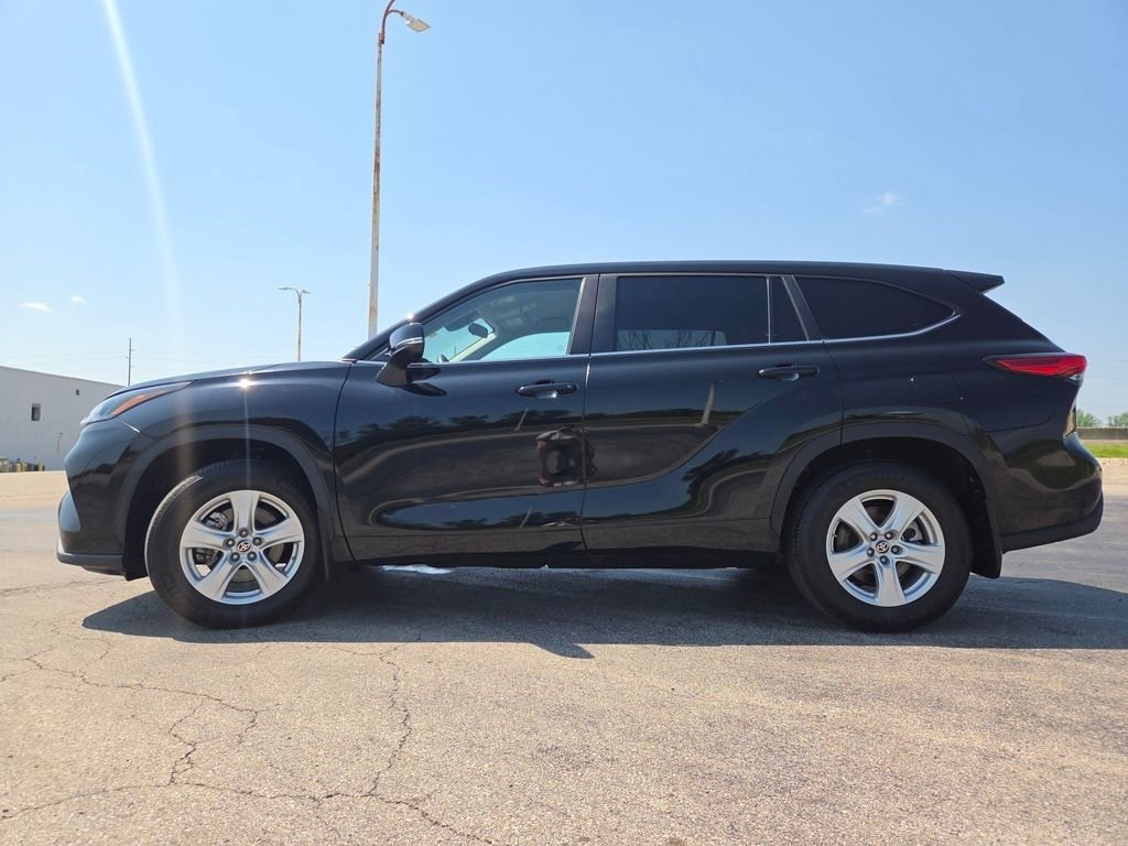 Used 2023 Toyota Highlander L FWD image 20