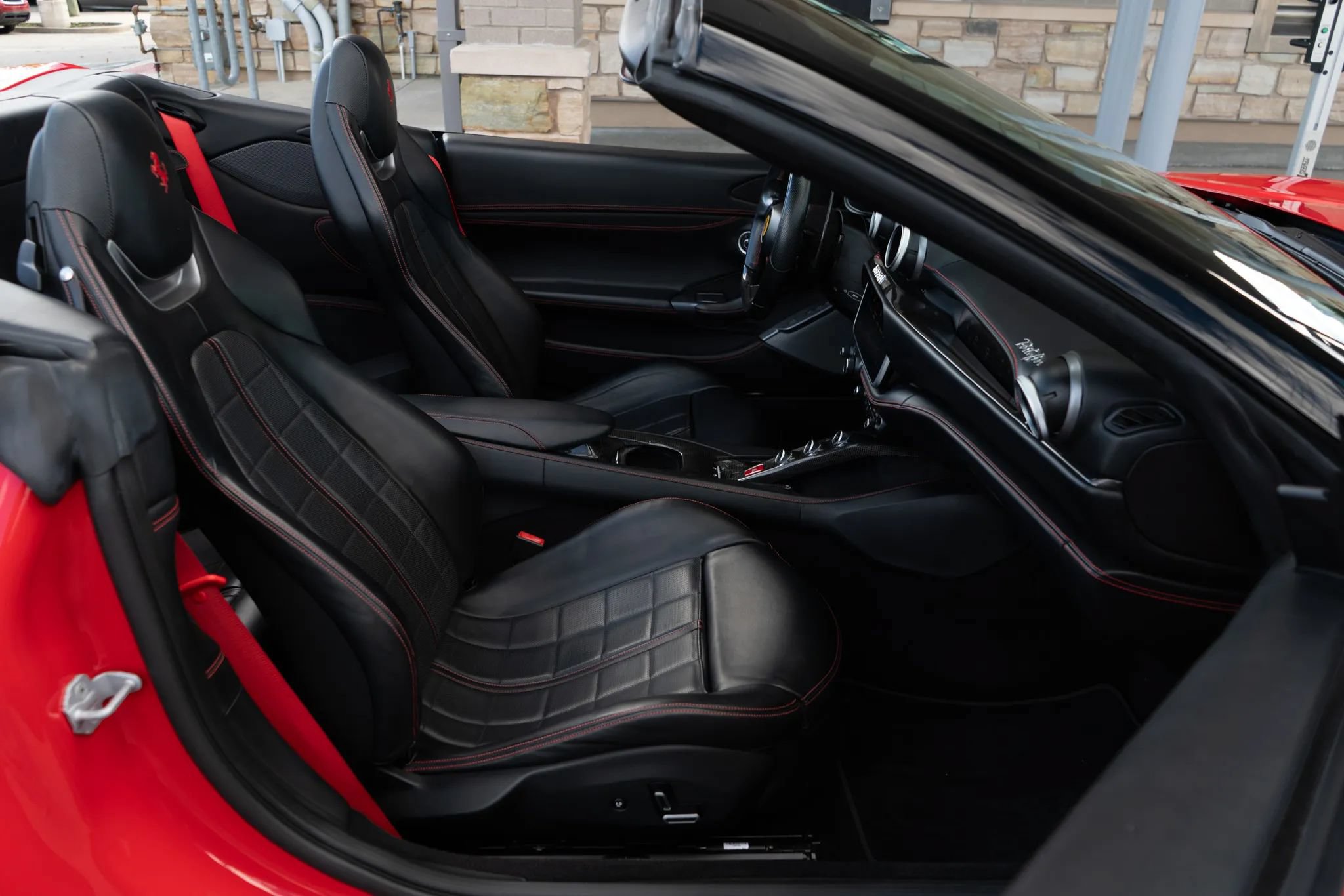 Used 2023 Ferrari Portofino M RWD image 31