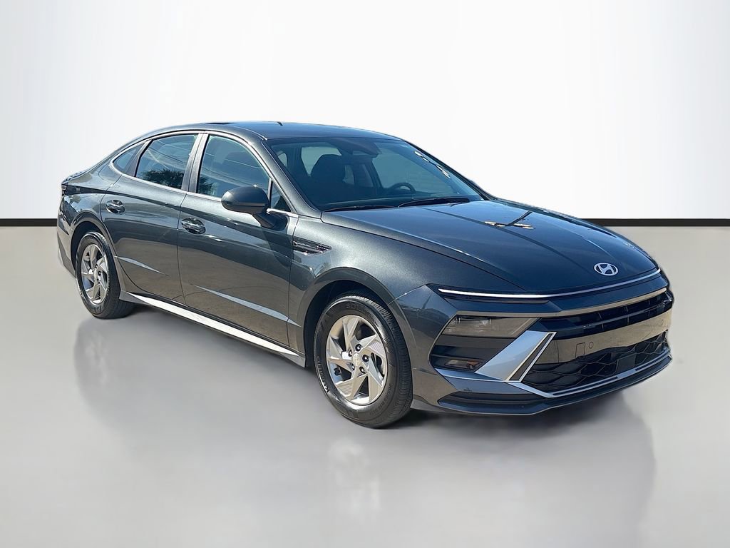 Certified 2025 Hyundai Sonata SE image 3
