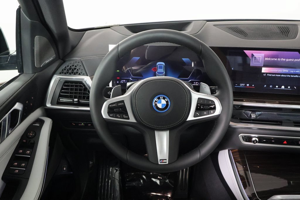 New 2026 BMW X5 xDrive50e w/ M Sport Package AWD/4WD image 3